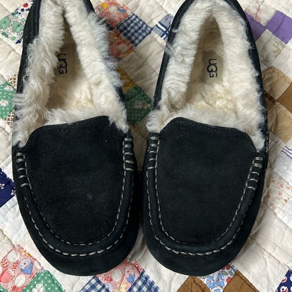 UGG Ansley Black Suede Slippers 7.5